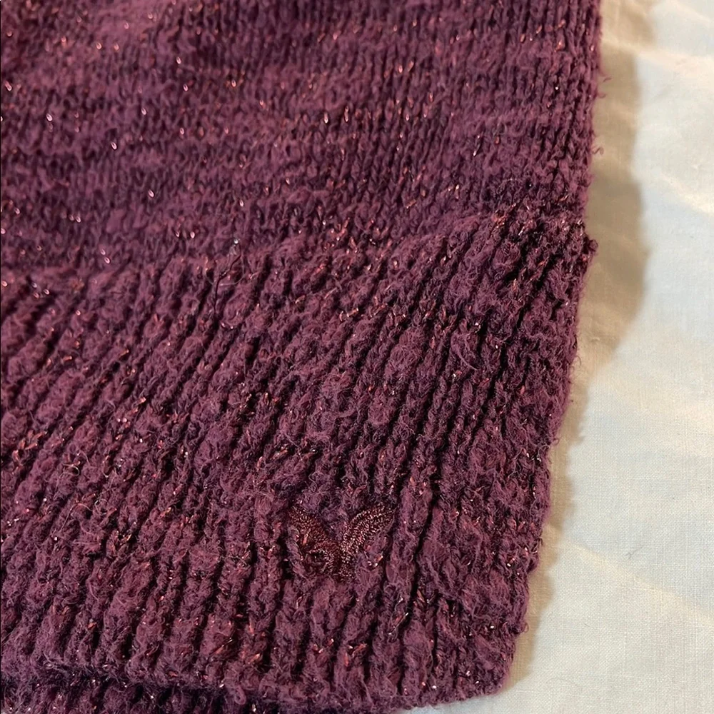 American Eagle Outfitters Rich Burgundy V-Neck Sweater - Picture 6 of 11
